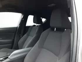 Toyota C-HR (2018) thumbnail 16