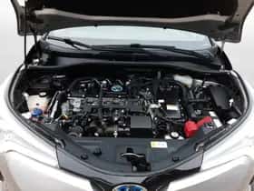 Toyota C-HR (2018) thumbnail 21