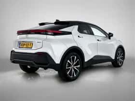 Toyota C-HR (2024) thumbnail 2