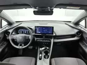 Toyota C-HR (2024) thumbnail 4