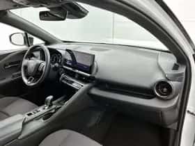Toyota C-HR (2024) thumbnail 6
