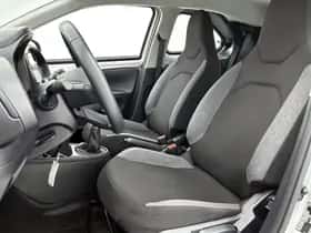Toyota Aygo (2022) thumbnail 16