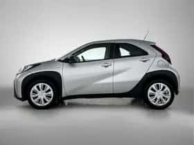 Toyota Aygo (2022) thumbnail 3
