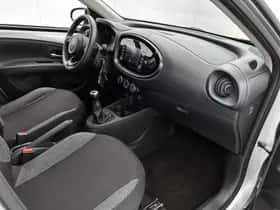 Toyota Aygo (2022) thumbnail 6