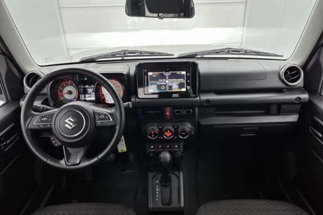 Suzuki Jimny (2020) thumbnail 4
