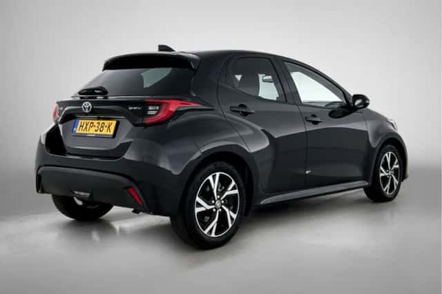 Toyota Yaris (2025) thumbnail 2