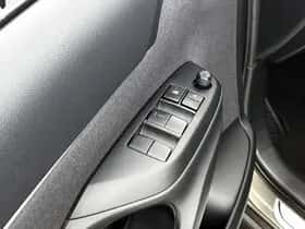 Toyota Yaris_Cross (2023) thumbnail 21