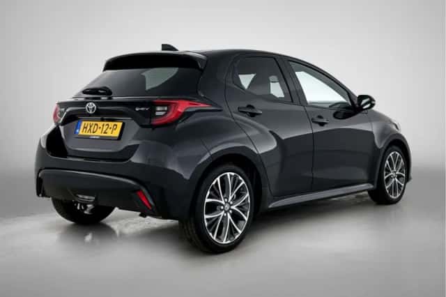 Toyota Yaris (2025) thumbnail 2