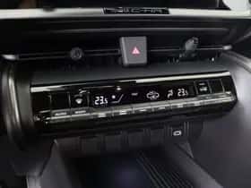 Toyota C-HR (2025) thumbnail 23
