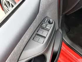 Toyota Yaris (2021) thumbnail 23