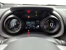 Toyota Yaris (2021) thumbnail 5