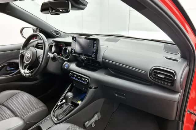 Toyota Yaris (2021) thumbnail 6