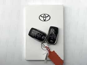 Toyota RAV4 (2025) thumbnail 32