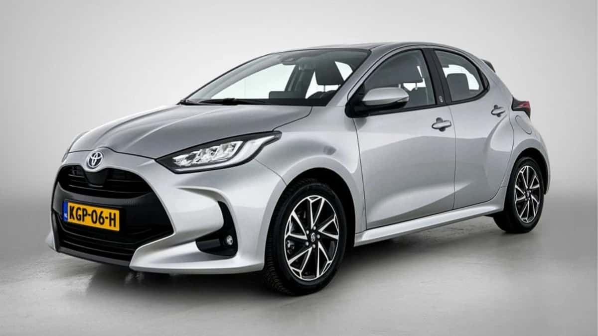 Toyota Yaris (2023) — foto 1