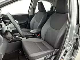 Toyota Yaris (2023) thumbnail 16