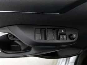 Toyota Yaris (2023) thumbnail 23