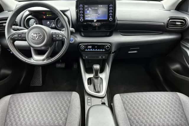 Toyota Yaris (2023) thumbnail 4