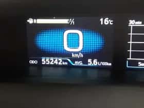 Toyota Prius (2016) thumbnail 11