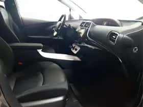 Toyota Prius (2016) thumbnail 18