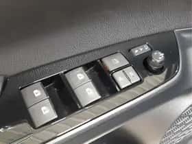Toyota Prius (2016) thumbnail 19