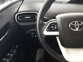 Toyota Prius (2016) thumbnail 23