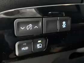 Toyota Prius (2016) thumbnail 25