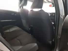 Toyota Prius (2016) thumbnail 27