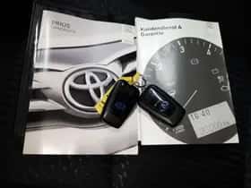 Toyota Prius (2016) thumbnail 31