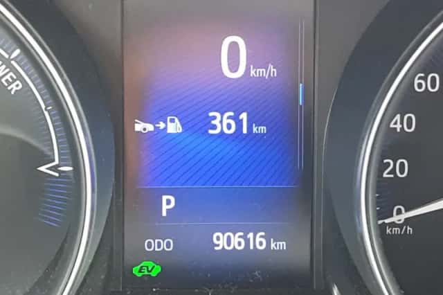 Toyota C-HR (2020) thumbnail 6