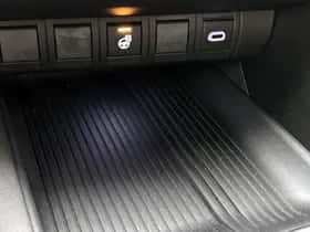 Toyota C-HR (2024) thumbnail 24