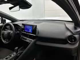Toyota C-HR (2024) thumbnail 6