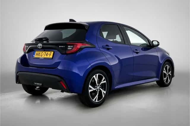 Toyota Yaris (2025) thumbnail 2