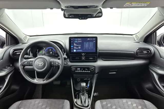 Toyota Yaris (2025) thumbnail 4