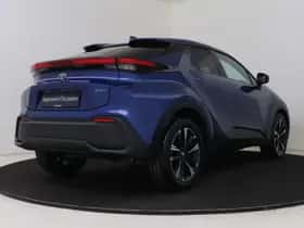 Toyota C-HR (2025) thumbnail 2