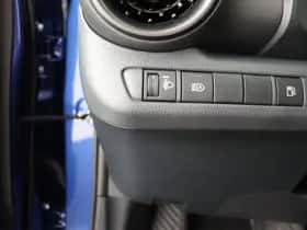 Toyota C-HR (2025) thumbnail 12
