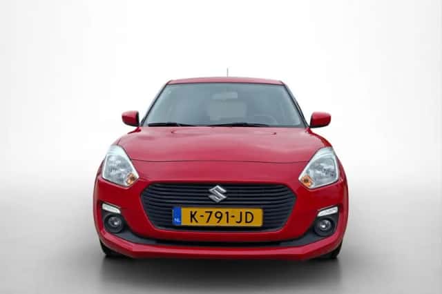 Suzuki Swift (2021) thumbnail 2