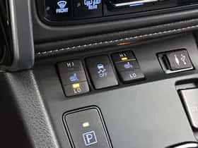 Toyota Auris (2018) thumbnail 18