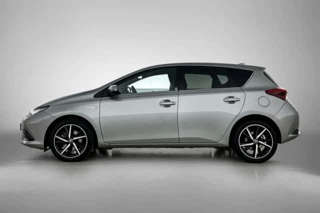 Toyota Auris (2018) thumbnail 3