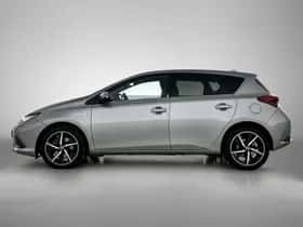 Toyota Auris (2018) thumbnail 3