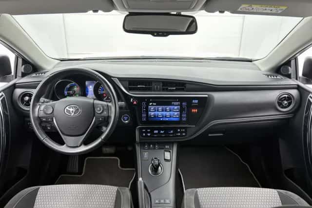 Toyota Auris (2018) thumbnail 4