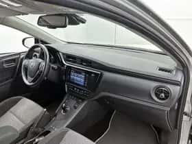 Toyota Auris (2018) thumbnail 6