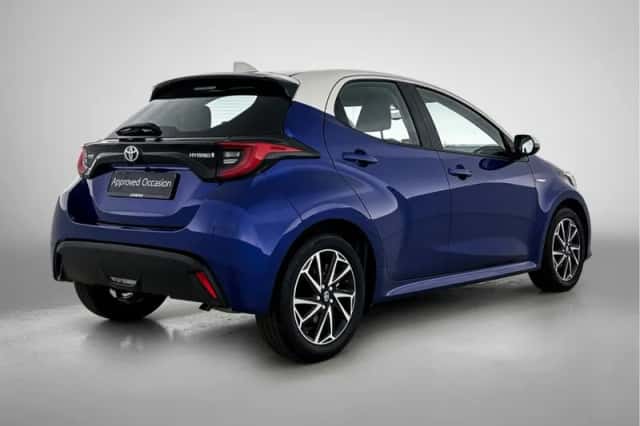 Toyota Yaris (2021) thumbnail 2