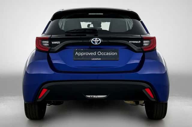 Toyota Yaris (2021) thumbnail 2