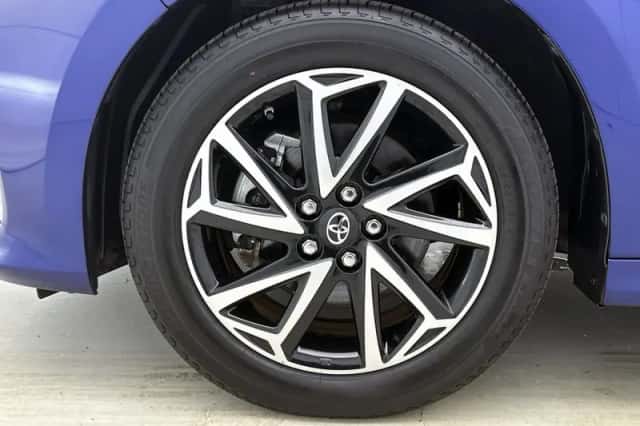 Toyota Yaris (2021) thumbnail 5