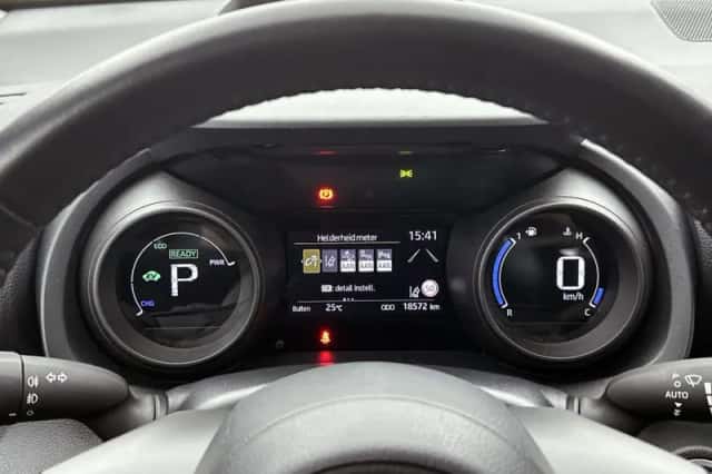 Toyota Yaris (2021) thumbnail 5