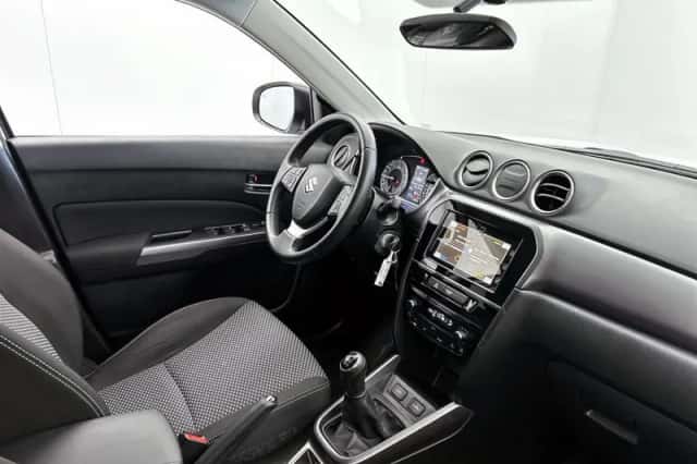 Suzuki Vitara (2020) thumbnail 6