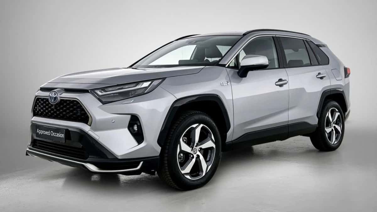 Toyota RAV4 (2023) — foto 1