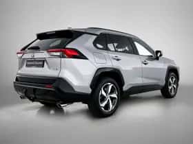 Toyota RAV4 (2023) thumbnail 2