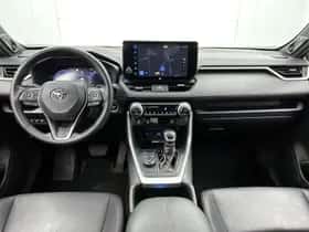 Toyota RAV4 (2023) thumbnail 4