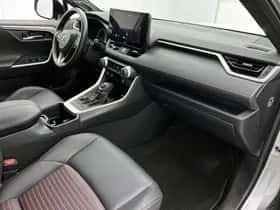 Toyota RAV4 (2023) thumbnail 6